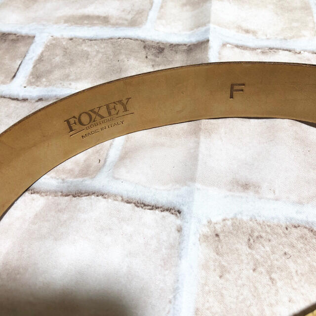 Lochie(ロキエ)のFOXEY レザー チェーン ベルト フェザー レディースのファッション小物(ベルト)の商品写真