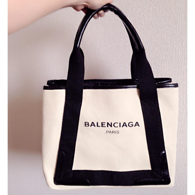 BALENCIAGA