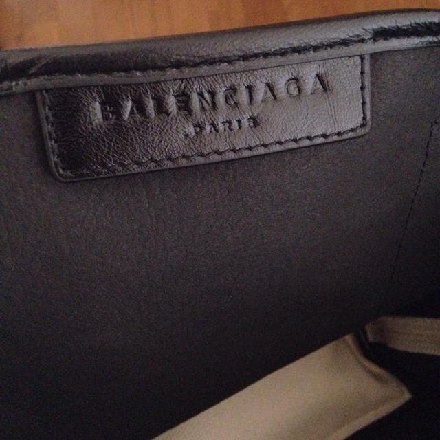 BALENCIAGA