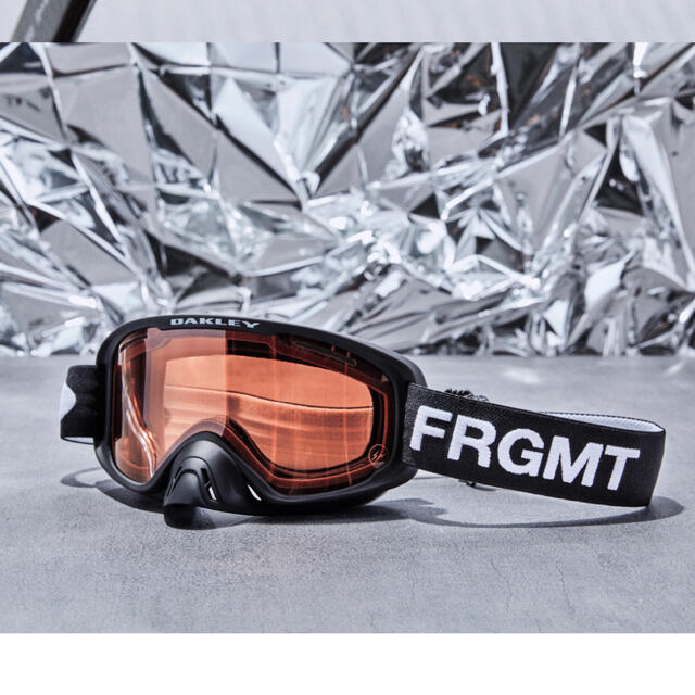 Oakley(オークリー)のOAKLEY × FRAGMENT O FRAME 2.0 XM  スポーツ/アウトドアのスノーボード(アクセサリー)の商品写真