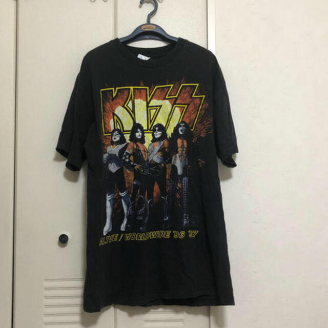 送料込み❗️早い者勝ち❗️リタオラ着用❗️コピーライト入りkiss tシャツ