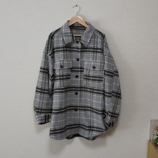 ジーユー(GU)の【田中様専用】オーバーサイズシャツジャケットXL(ニットコート)