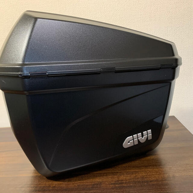 GIVI E22N パニアケース　左右