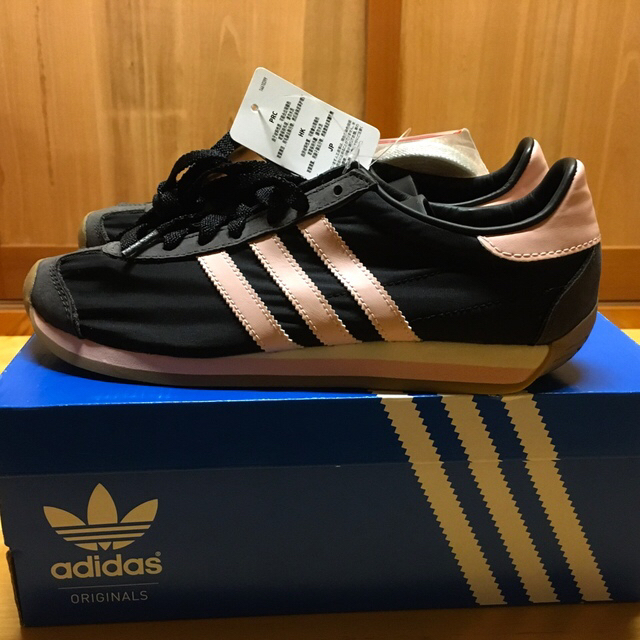 adidas(アディダス)のお問合せ中　adidas  CNTRY  OG  W  23.5cm  新品 レディースの靴/シューズ(スニーカー)の商品写真