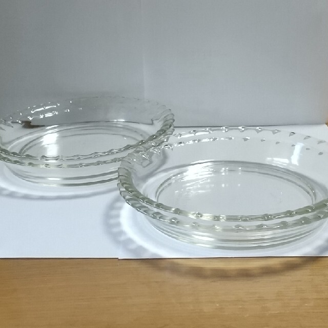 Pyrex(パイレックス)のガラス器  pyrex 皿  ４枚 インテリア/住まい/日用品のキッチン/食器(食器)の商品写真