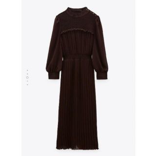 ザラ(ZARA)の【新品】 ZARA プリーツ入りミディ丈ワンピース プリーツワンピース S(ロングワンピース/マキシワンピース)