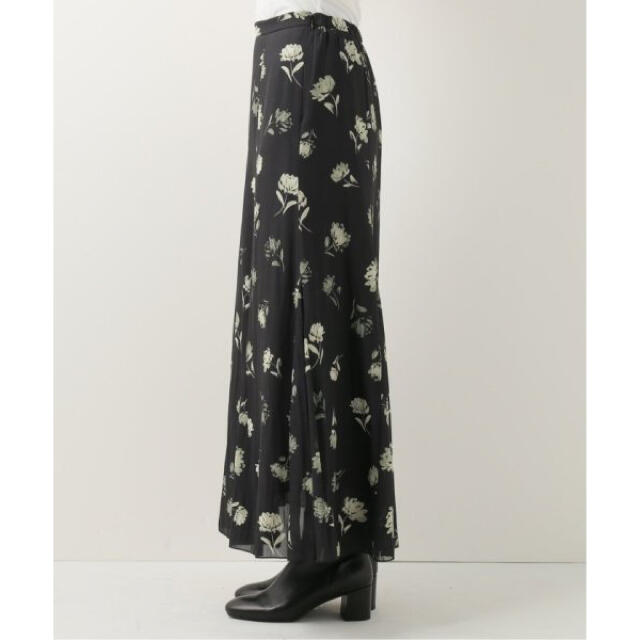 IENA(イエナ)のIENA  カッセンデシンパネルスカート　サイズ40 フラワー レディースのスカート(ロングスカート)の商品写真