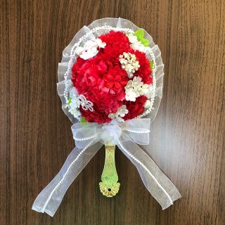 紅カーネーションをのせたハンドミラー⭐︎ハンドメイド(インテリア雑貨)