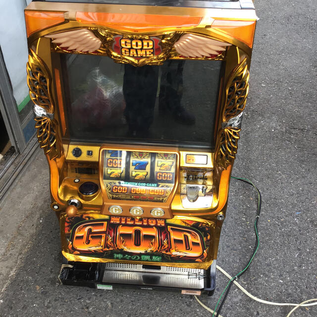 パチスロ実機　ミリオンゴッド凱旋　コイン不要機つき エンタメ/ホビーのテーブルゲーム/ホビー(パチンコ/パチスロ)の商品写真