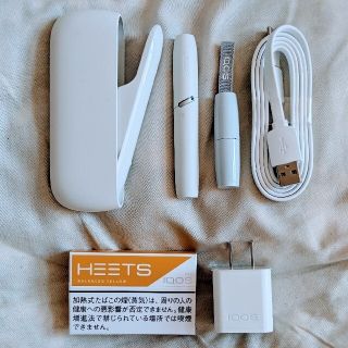 アイコス(IQOS)のIQOS3 ホワイトのセット（ホルダー/チャージャー/付属品）(タバコグッズ)