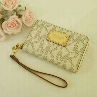 マイケルコース(MICHAEL KORS)の新品なのにお値打ち❤ストラップ付き財布(財布)