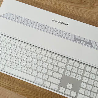 アップル(Apple)のmagic keyboard/USキー/テンキー付き/シルバー(PC周辺機器)