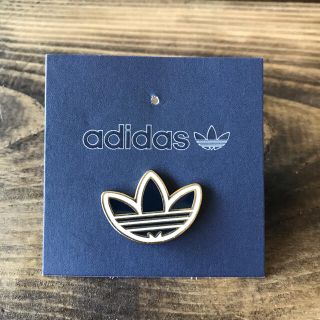 アディダス(adidas)のadidas ピンバッジ(バッジ/ピンバッジ)