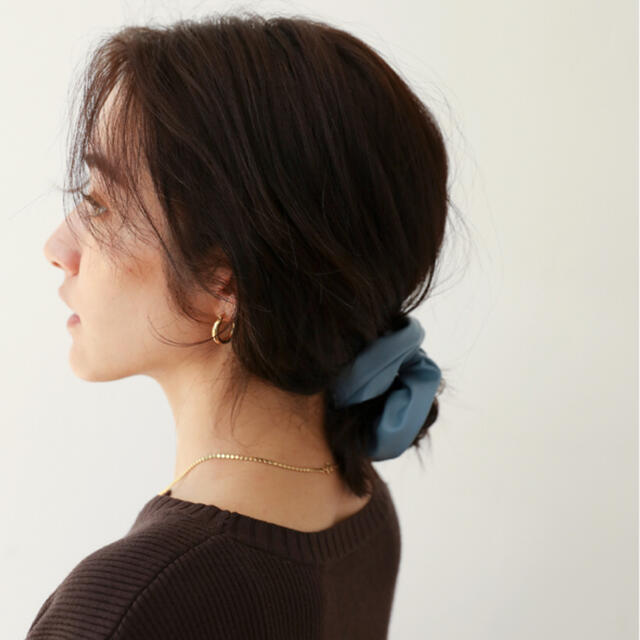 SeaRoomlynn(シールームリン)のSeaRoomlynn🐚ECO LEATHER シュシュ オーシャン 新品 レディースのヘアアクセサリー(ヘアゴム/シュシュ)の商品写真