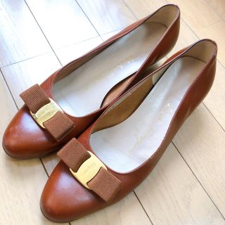 サルヴァトーレフェラガモ(Salvatore Ferragamo)のフェラガモ   パンプス　(ハイヒール/パンプス)