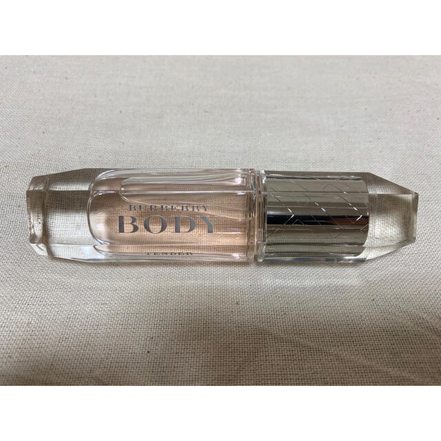 BURBERRY(バーバリー)の【新品.未開封】バーバリー ボディ テンダー オードトワレ 35ml コスメ/美容の香水(香水(女性用))の商品写真