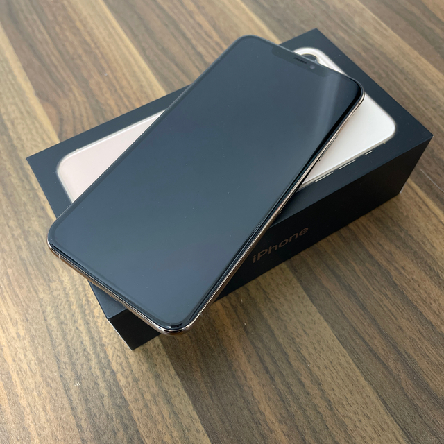 品質検査済 Pro 11 【美品】iPhone - Apple Max ゴールド 256GB SIM