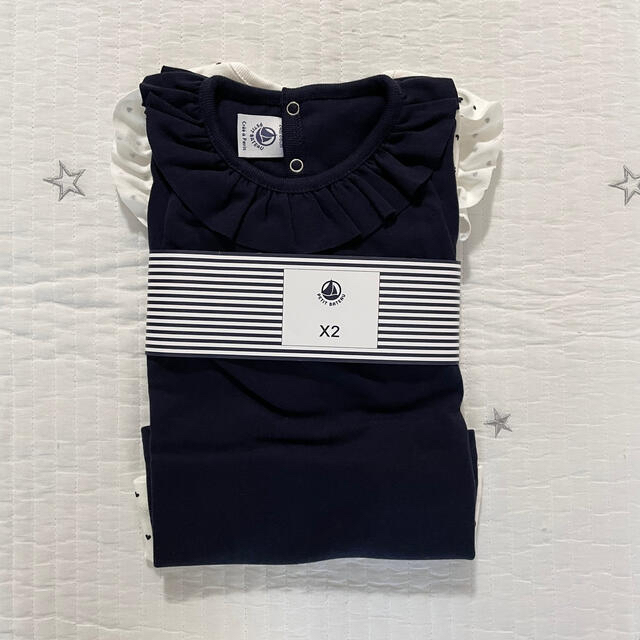 PETIT BATEAU(プチバトー)の✳︎ご専用✳︎ 新品未使用 プチバトー 長袖 カットソー　2枚組 24m キッズ/ベビー/マタニティのキッズ服女の子用(90cm~)(Tシャツ/カットソー)の商品写真