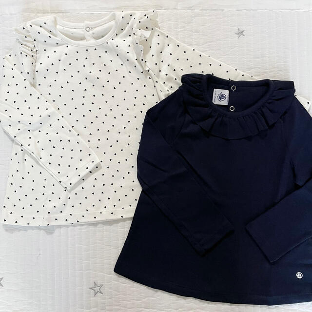 PETIT BATEAU(プチバトー)の✳︎ご専用✳︎ 新品未使用 プチバトー 長袖 カットソー　2枚組 24m キッズ/ベビー/マタニティのキッズ服女の子用(90cm~)(Tシャツ/カットソー)の商品写真