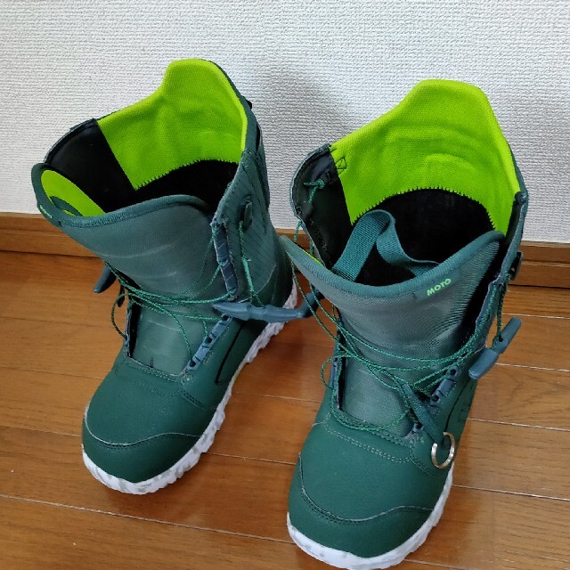 SALOMON(サロモン)のSALOMONスノーボード　BURTONのブーツとボードケースセット！ スポーツ/アウトドアのスノーボード(ボード)の商品写真