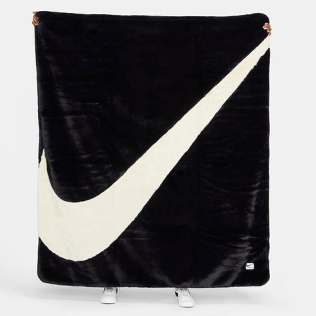 NIKE(ナイキ)のNIKE Plush Faux Fur Blanket ナイキ ブランケット その他のその他(その他)の商品写真