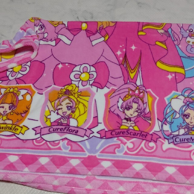 BANDAI(バンダイ)のプリキュア毛布 キッズ/ベビー/マタニティの寝具/家具(毛布)の商品写真