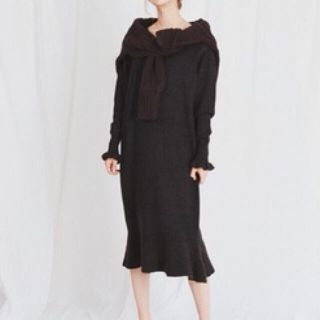 ザラ(ZARA)のVネックフリルニットワンピース☆新品☆DUNA(ロングワンピース/マキシワンピース)