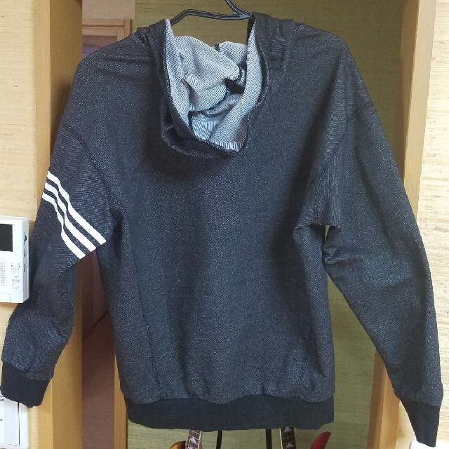 adidas(アディダス)のアディダス　上着　レディース　L　adidas　パーカー レディースのトップス(パーカー)の商品写真