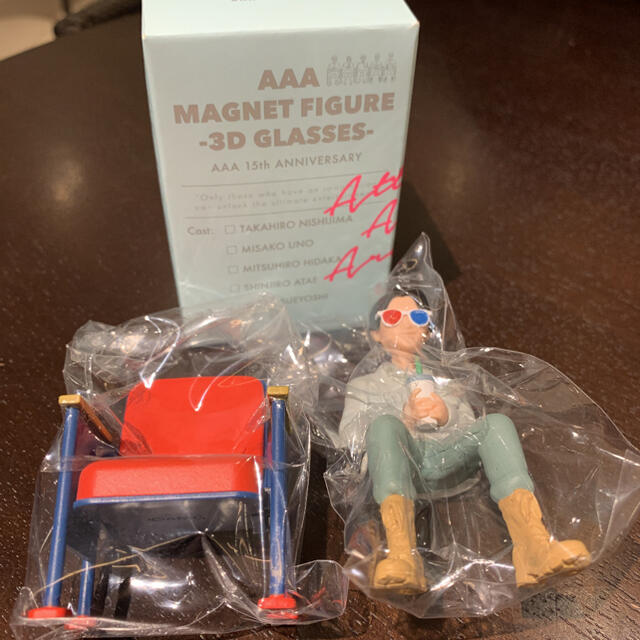 AAA(トリプルエー)のAAA MAGNET FIGURE-3D GLASSES エンタメ/ホビーのタレントグッズ(その他)の商品写真