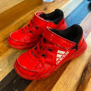 アディダス(adidas)のadidas(アディダス) スニーカー　キッズ　18㎝(スニーカー)