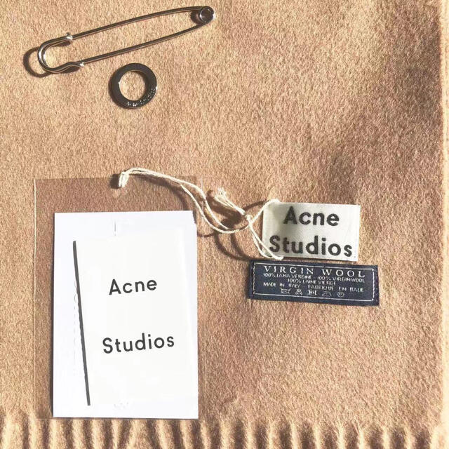 ACNE(アクネ)のアクネ マフラー キャメルブラウン 新品 正規品 旧タグ 廃番 レア レディースのファッション小物(マフラー/ショール)の商品写真