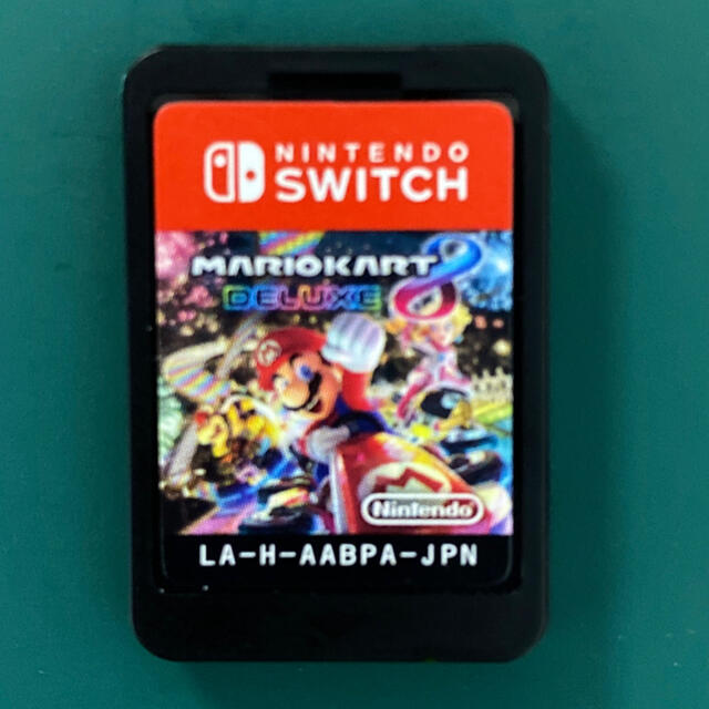 Nintendo Switch(ニンテンドースイッチ)のマリオカート8 デラックス Switch ハンドル2個セット付き エンタメ/ホビーのゲームソフト/ゲーム機本体(家庭用ゲームソフト)の商品写真