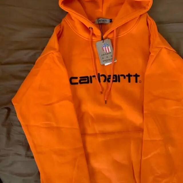 carhartt(カーハート)のCarhartt カーハート　パーカー　新品未使用　Lサイズ メンズのトップス(パーカー)の商品写真