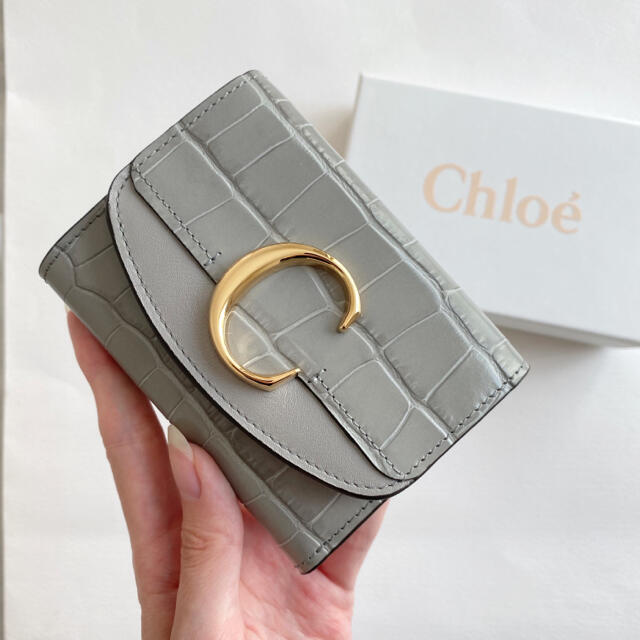 ラスト１【新品】Chloé クロエ “C” 三つ折り財布 クロコ型押し グレー