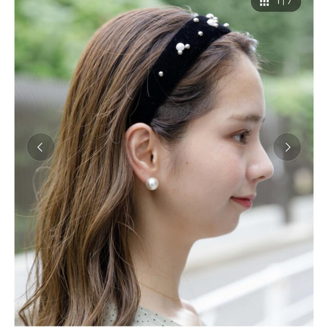 flower(フラワー)のflower パールベルベットカチューシャ レディースのヘアアクセサリー(カチューシャ)の商品写真