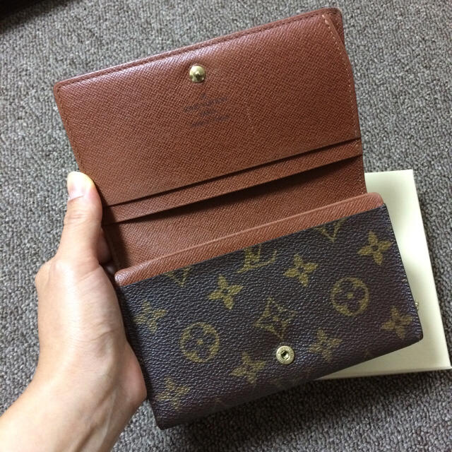 LOUIS VUITTON - ルイヴィトン モノグラム 二つ折り財布の通販 by サキ's shop♡｜ルイヴィトンならラクマ