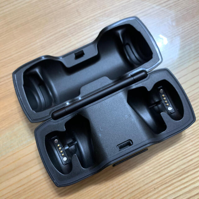 BOSE(ボーズ)のSoundSport Free wireless headphones 充電器 スマホ/家電/カメラのオーディオ機器(ヘッドフォン/イヤフォン)の商品写真