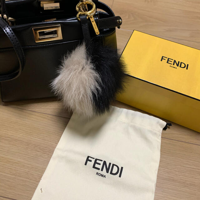 FENDI(フェンディ)のほや様FENDI ポンポンチャーム ハンドメイドのファッション小物(バッグチャーム)の商品写真