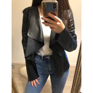 ザラ(ZARA)の【値下げ中】ZARA フェイクレザージャケット(ノーカラージャケット)