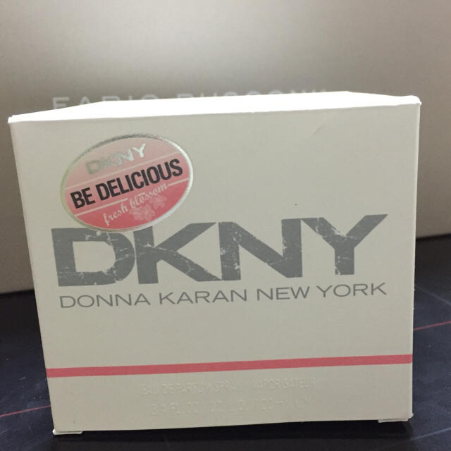 DKNY(ダナキャランニューヨーク)の美品 DKNY 香水 コスメ/美容の香水(香水(女性用))の商品写真