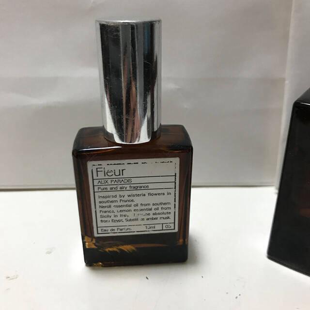 AUX PARADIS(オゥパラディ)のオゥパラディ　フルール　15ml 9割　 コスメ/美容の香水(香水(女性用))の商品写真