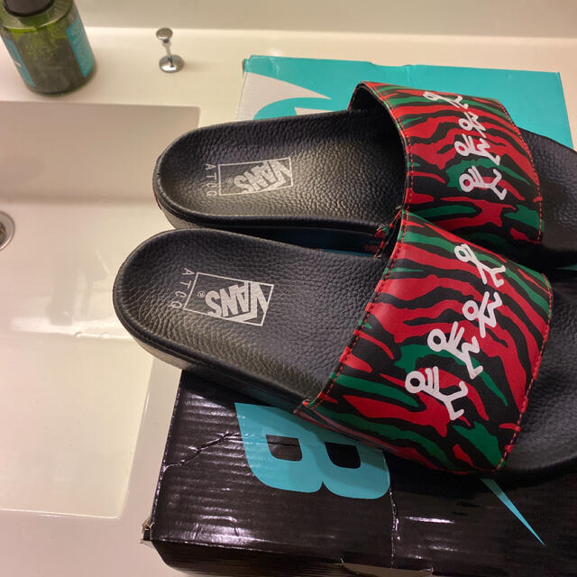 VANS - vans a tribe called quest のシャワーサンダルの通販 by