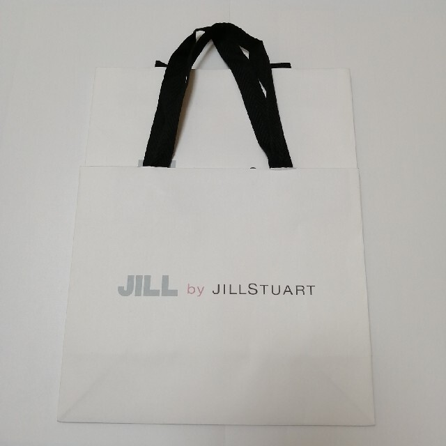 JILL by JILLSTUART(ジルバイジルスチュアート)の2枚 ジルバイジルスチュアート ショッパー ショップ袋 紙袋 レディースのバッグ(ショップ袋)の商品写真