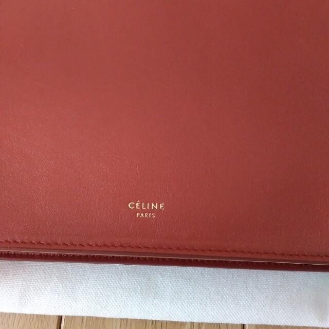 celine(セリーヌ)の最終値下げ　新品 CELINE　クラスプミニ　ダーククレーコート レディースのバッグ(ショルダーバッグ)の商品写真