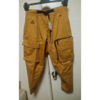 ナイキ(NIKE)の新品 タグ付 NIKE ACG WOVEN CARGO PANTS S ベージュ(ワークパンツ/カーゴパンツ)