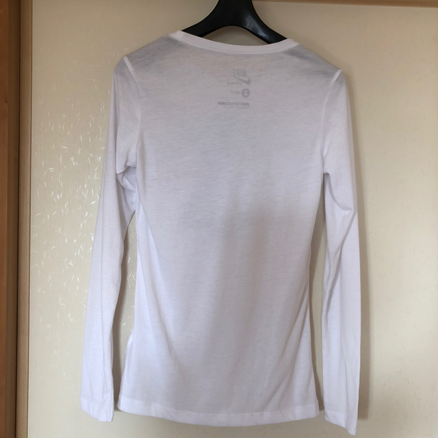 NIKE(ナイキ)のNIKE  ロングTシャツ レディースのトップス(Tシャツ(長袖/七分))の商品写真