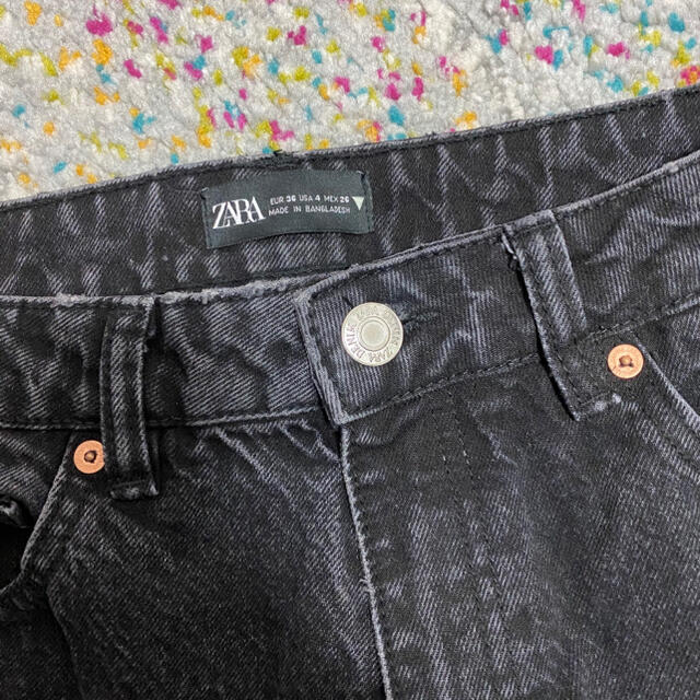 ZARA(ザラ)のzara ☆ マムフィット ブラック　36 レディースのパンツ(デニム/ジーンズ)の商品写真