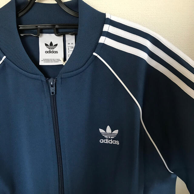 adidas(アディダス)の【新品】アディダスオリジナルス　トラックジャケット　サイズO （XL）　ジャージ メンズのトップス(ジャージ)の商品写真