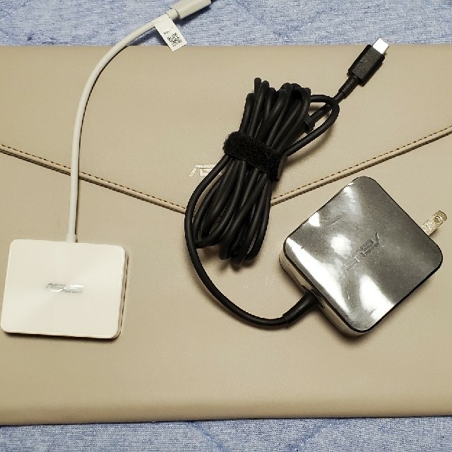 ジャンク品(液晶不良)  ASUS ZenBook 3 UX390UA