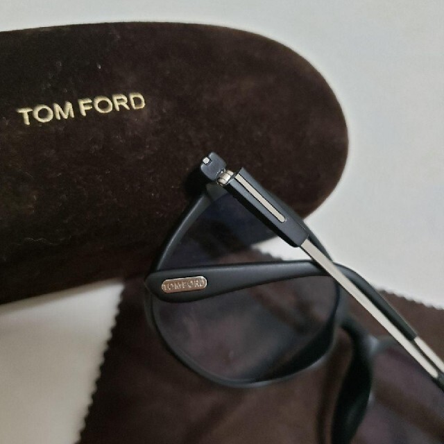 TOM FORD(トムフォード)のトムフォード　TOM FORD　眼鏡　伊達眼鏡　ケース付 レディースのファッション小物(サングラス/メガネ)の商品写真